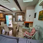 Manolis House Casa vacanze