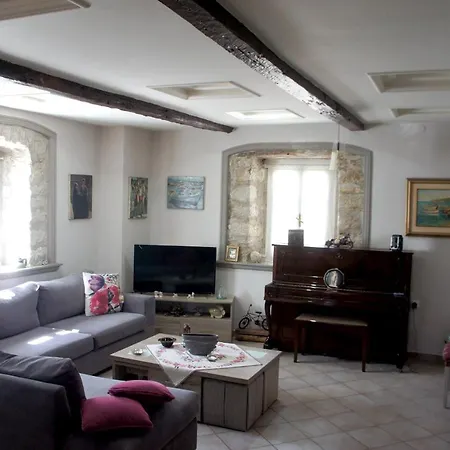 Manolis House *
