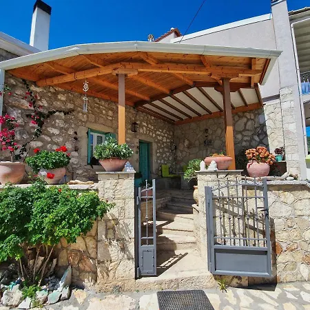 Manolis House Holiday home